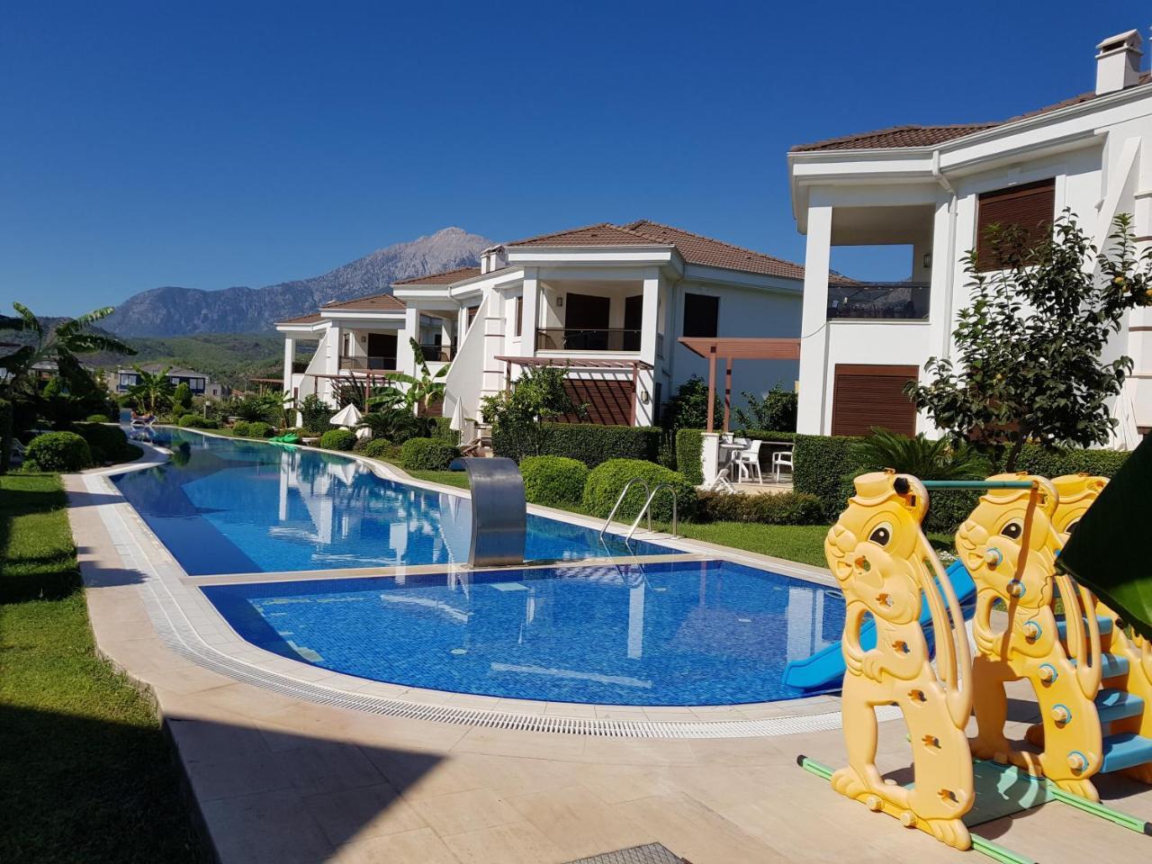 Cristal Villalar Κεμέρ Εξωτερικό φωτογραφία